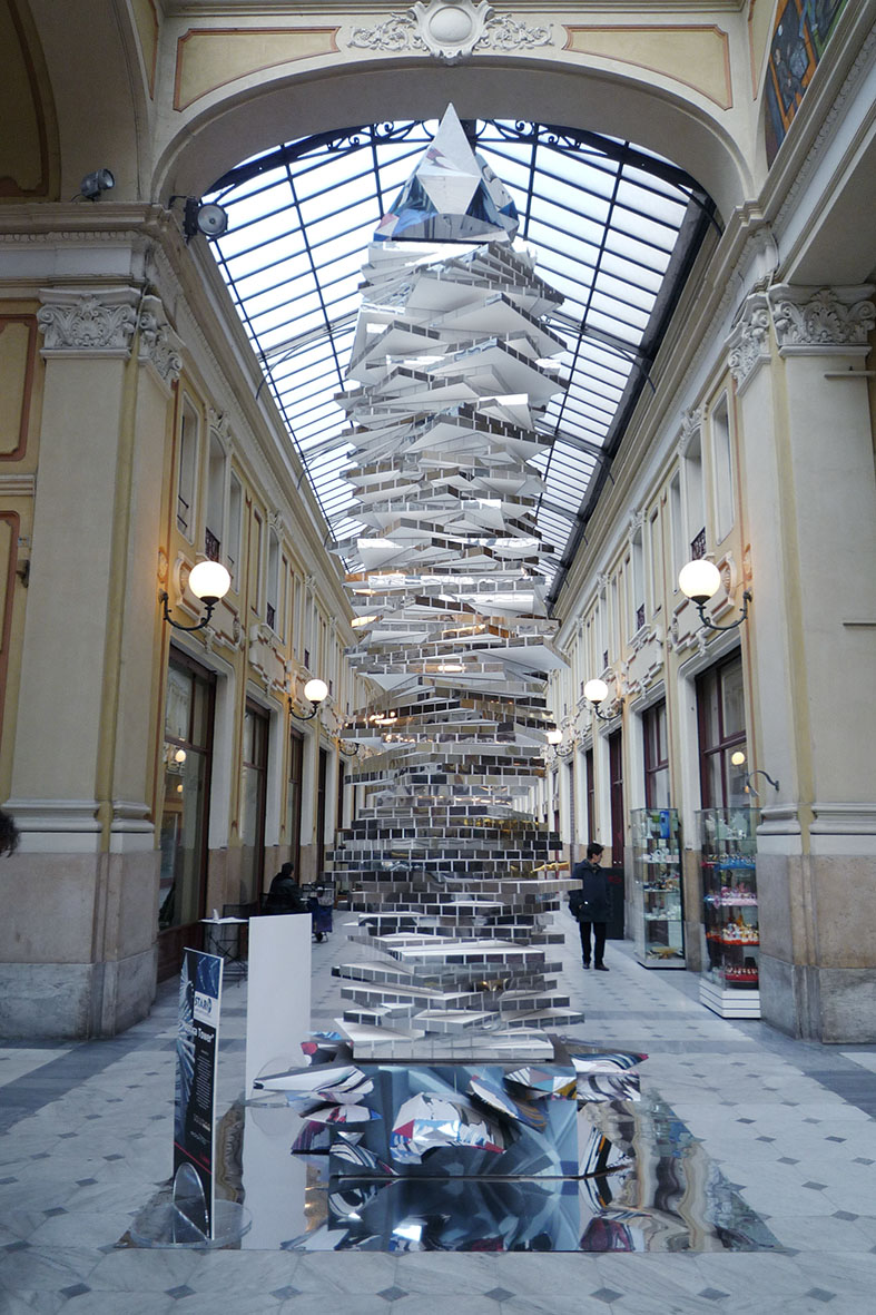 Start-T. L'arte sotte le stelle, Galleria Umberto I, Torino, 2009 →