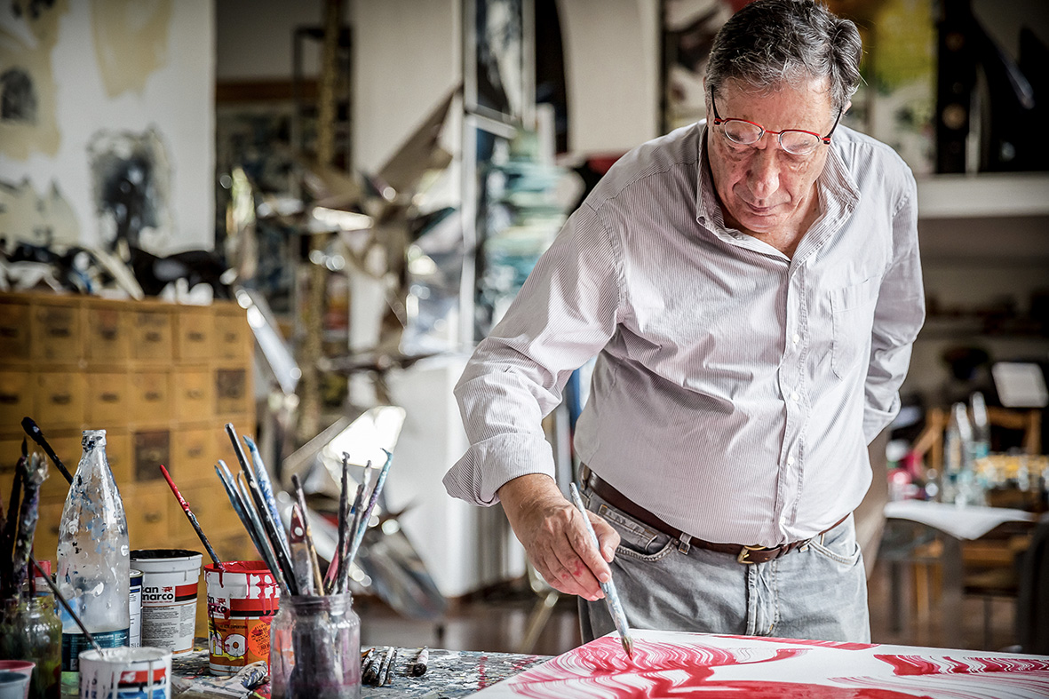 Nino Mustica a lavoro nel suo studio di Milano, 2015 →